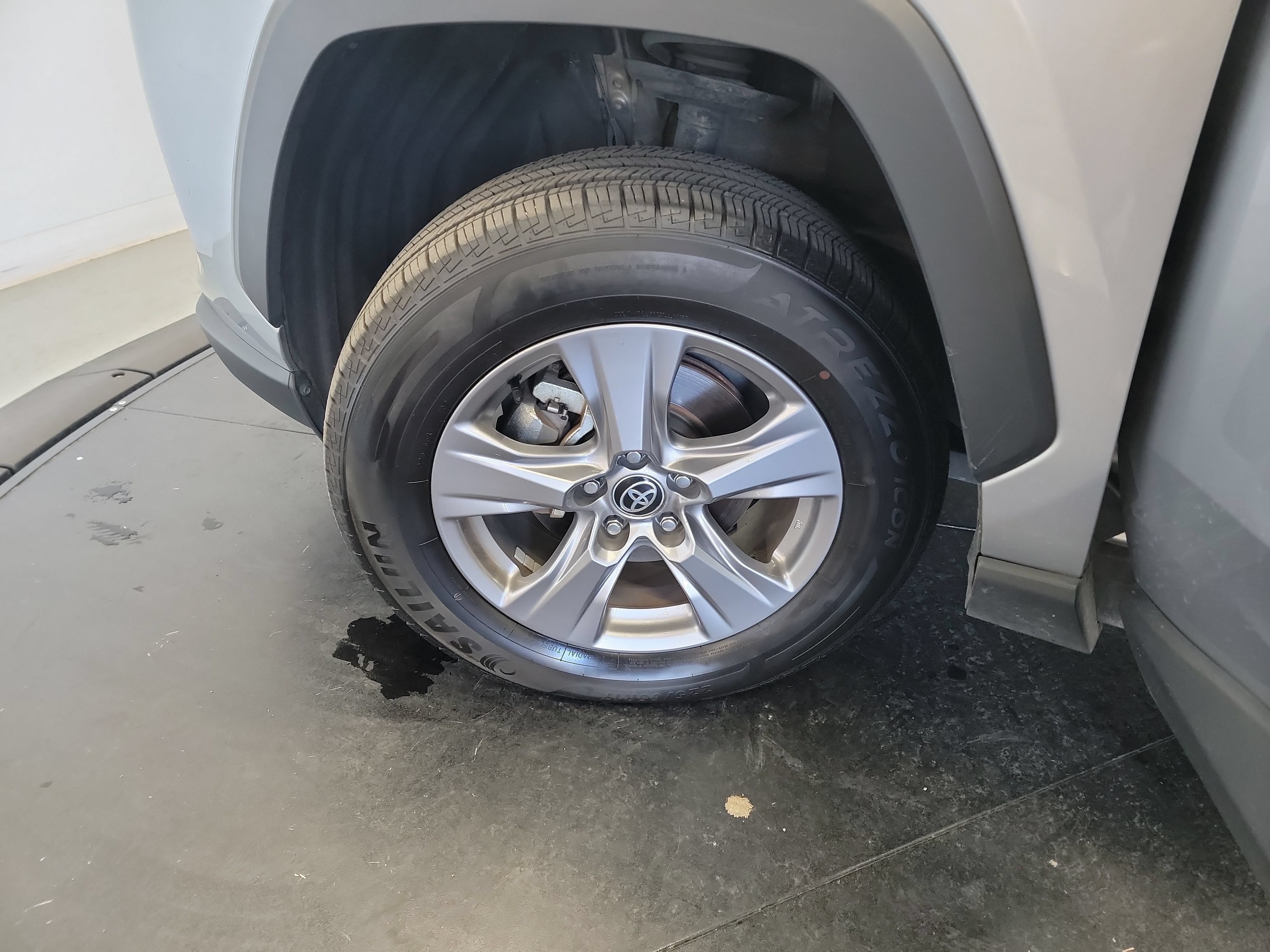 Used 2025 Toyota RAV4 LE AWD/4WD image 29