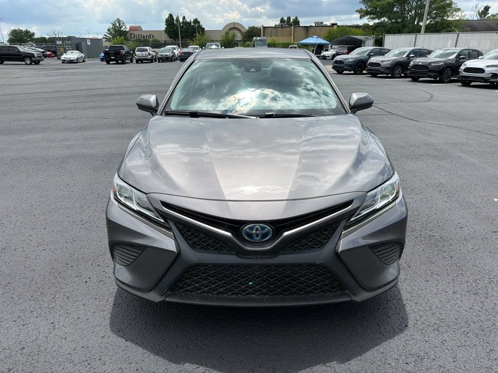 Used 2020 Toyota Camry SE FWD image 2