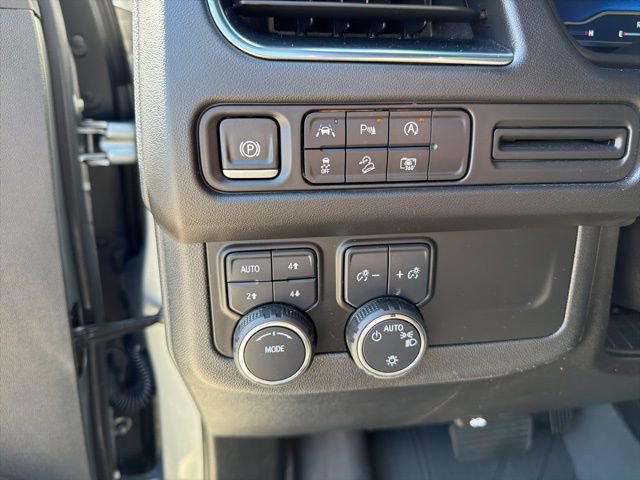 Certified 2024 Chevrolet Suburban Z71 w/ Luxury Package image 30