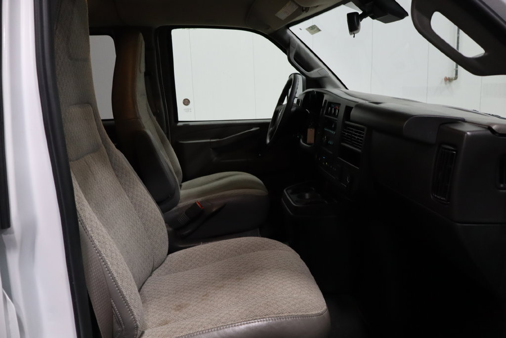 Used 2025 GMC Savana 3500 LT w/ LT Preferred Equipment Group RWD image 10