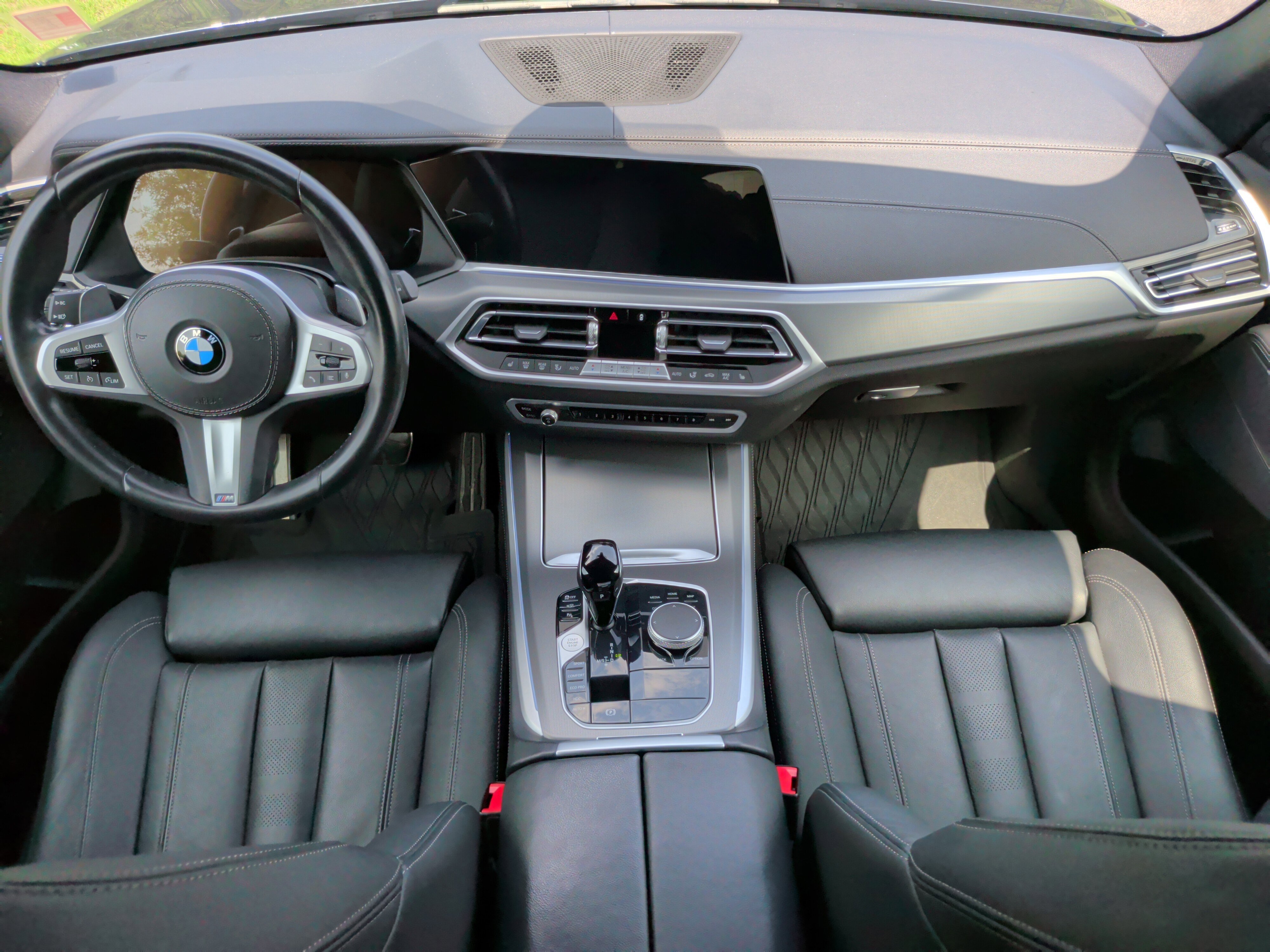 Used 2022 BMW X5 xDrive40i w/ M Sport Package AWD/4WD image 32