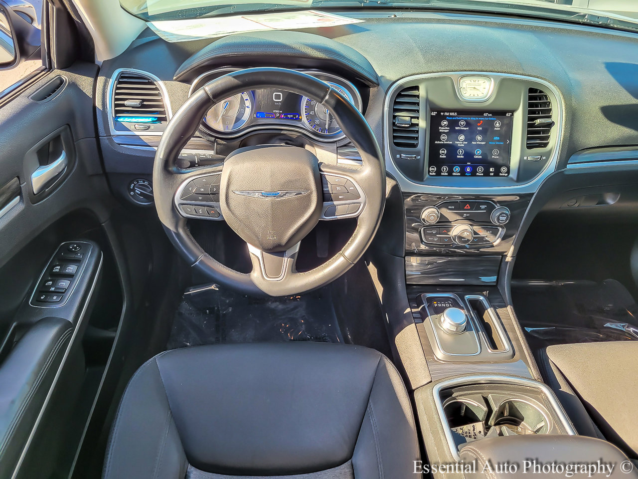 Used 2019 Chrysler 300 Touring w/ Sport Appearance Package image 11