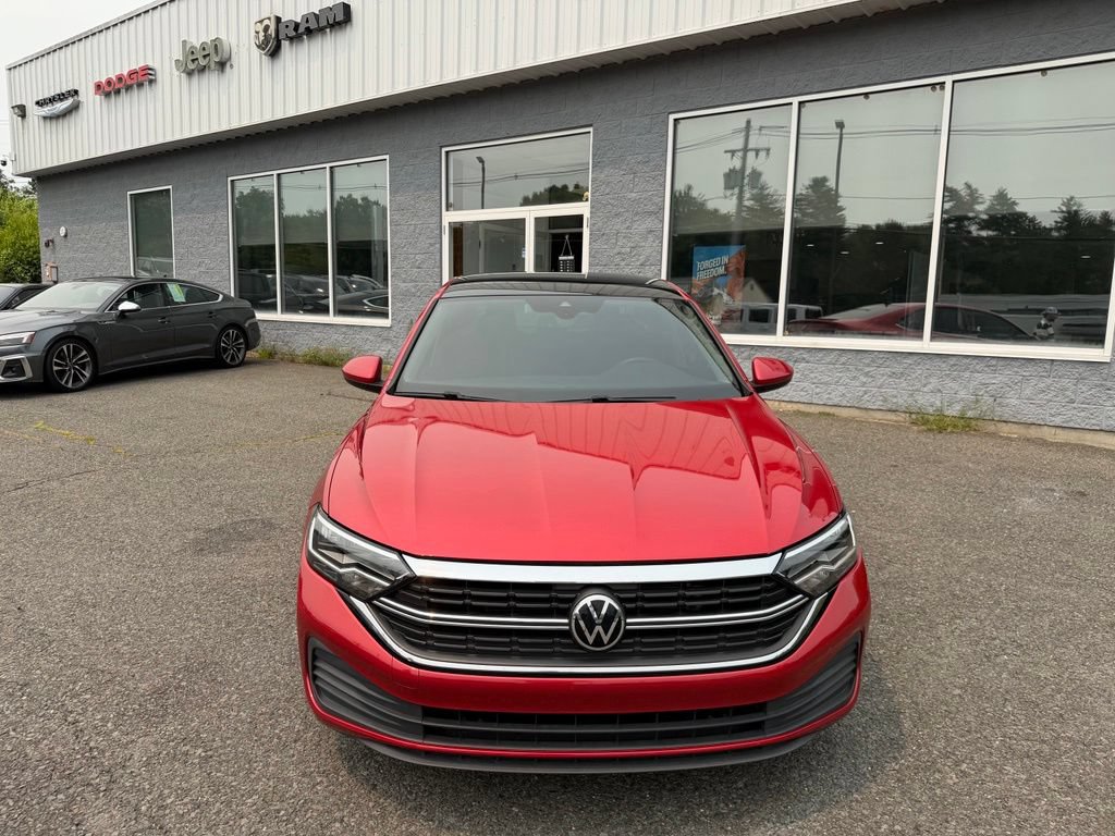 Used 2022 Volkswagen Jetta SE w/ Panoramic Sunroof Package FWD image 9