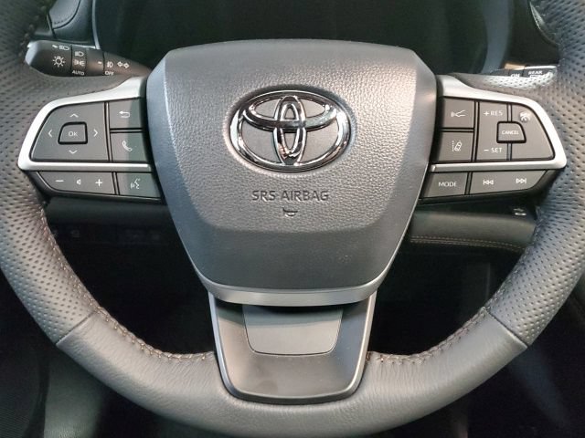 Used 2026 Toyota Sienna Platinum AWD/4WD image 15