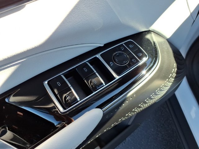 Used 2024 Cadillac Lyriq Luxury AWD/4WD image 27