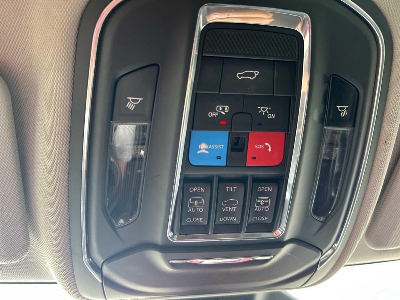 Used 2021 Jeep Grand Cherokee L Limited AWD/4WD image 15