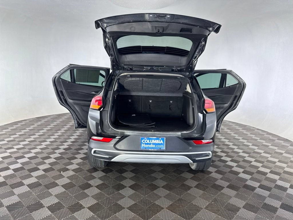 Used 2023 Buick Encore GX Preferred w/ Cold Weather Comfort Package FWD image 17