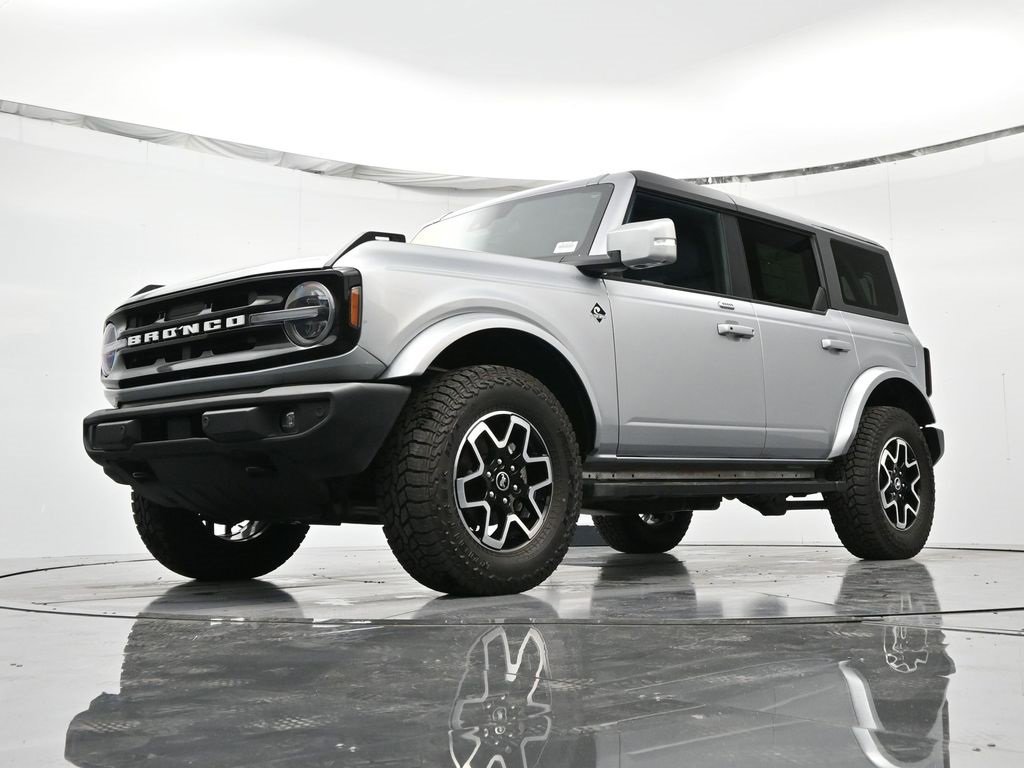 Used 2023 Ford Bronco Outer Banks image 35