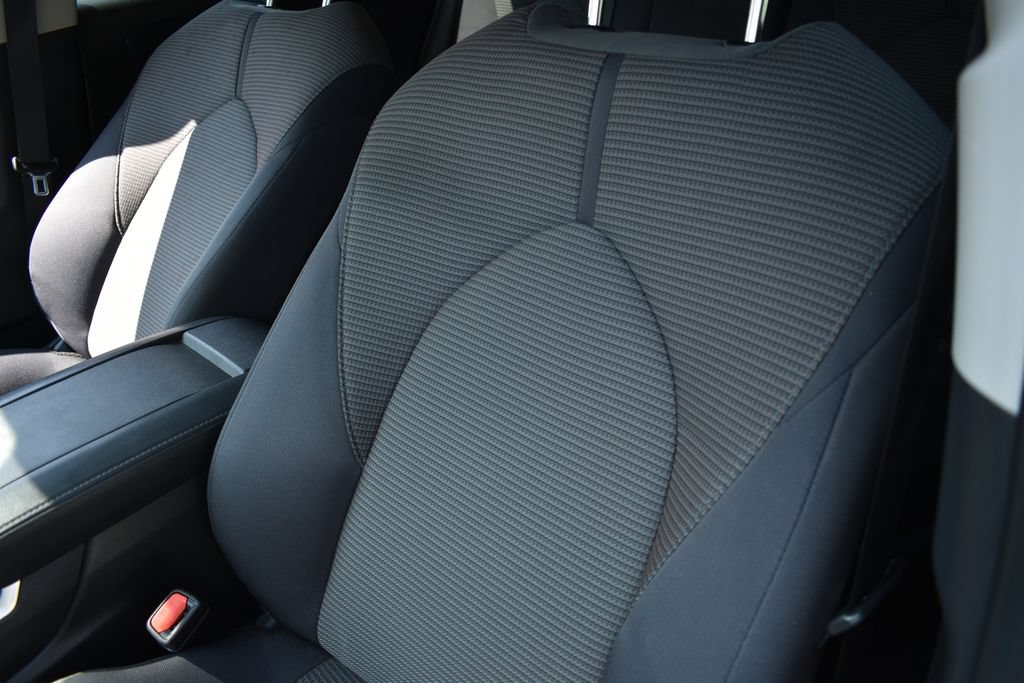 Used 2025 Toyota Highlander LE FWD image 11