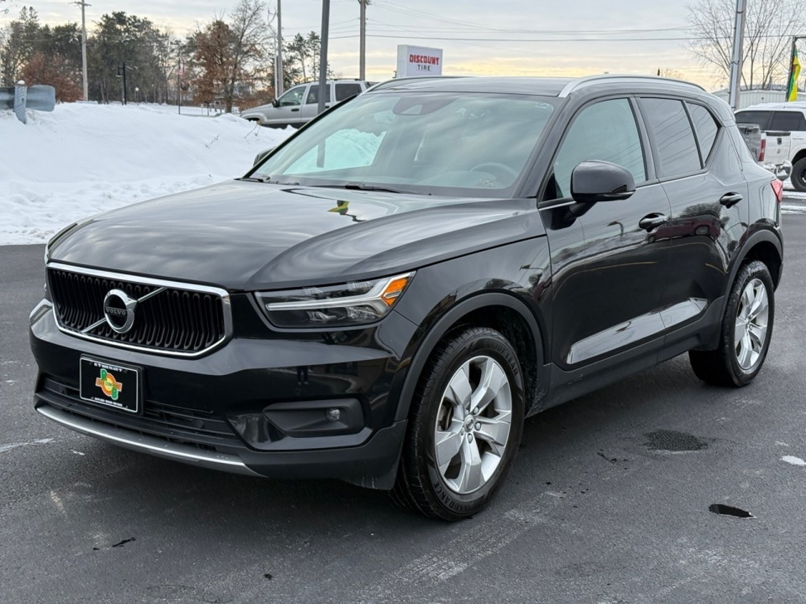 Used 2022 Volvo XC40 T5 Momentum AWD/4WD image 4