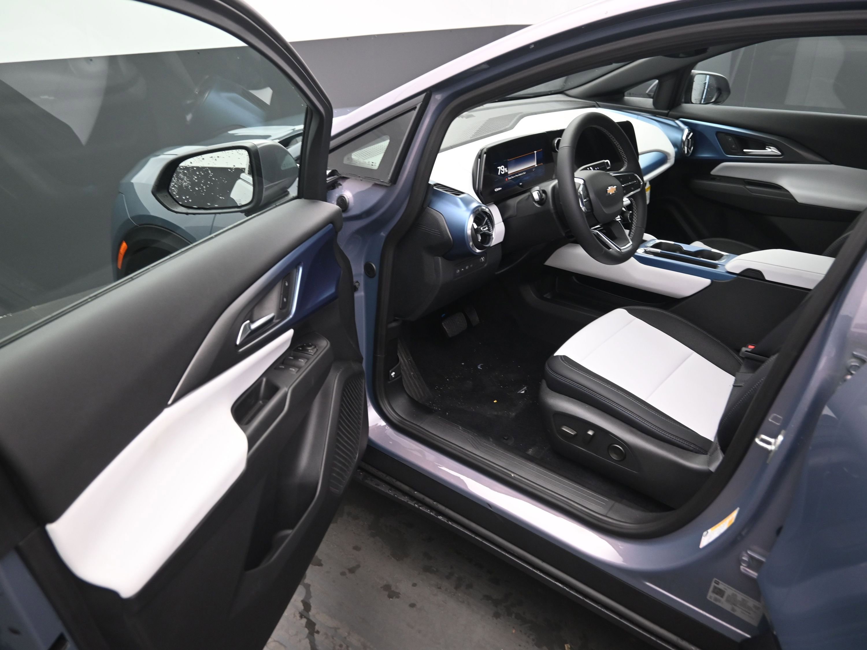 New 2026 Chevrolet Equinox EV LT image 12