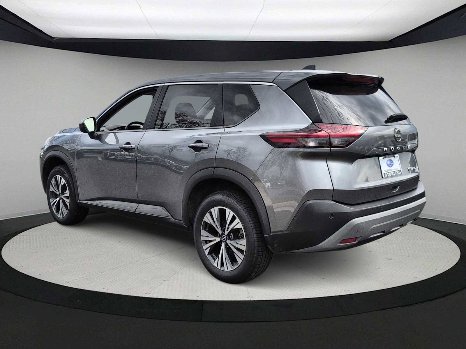 Used 2023 Nissan Rogue SV image 6