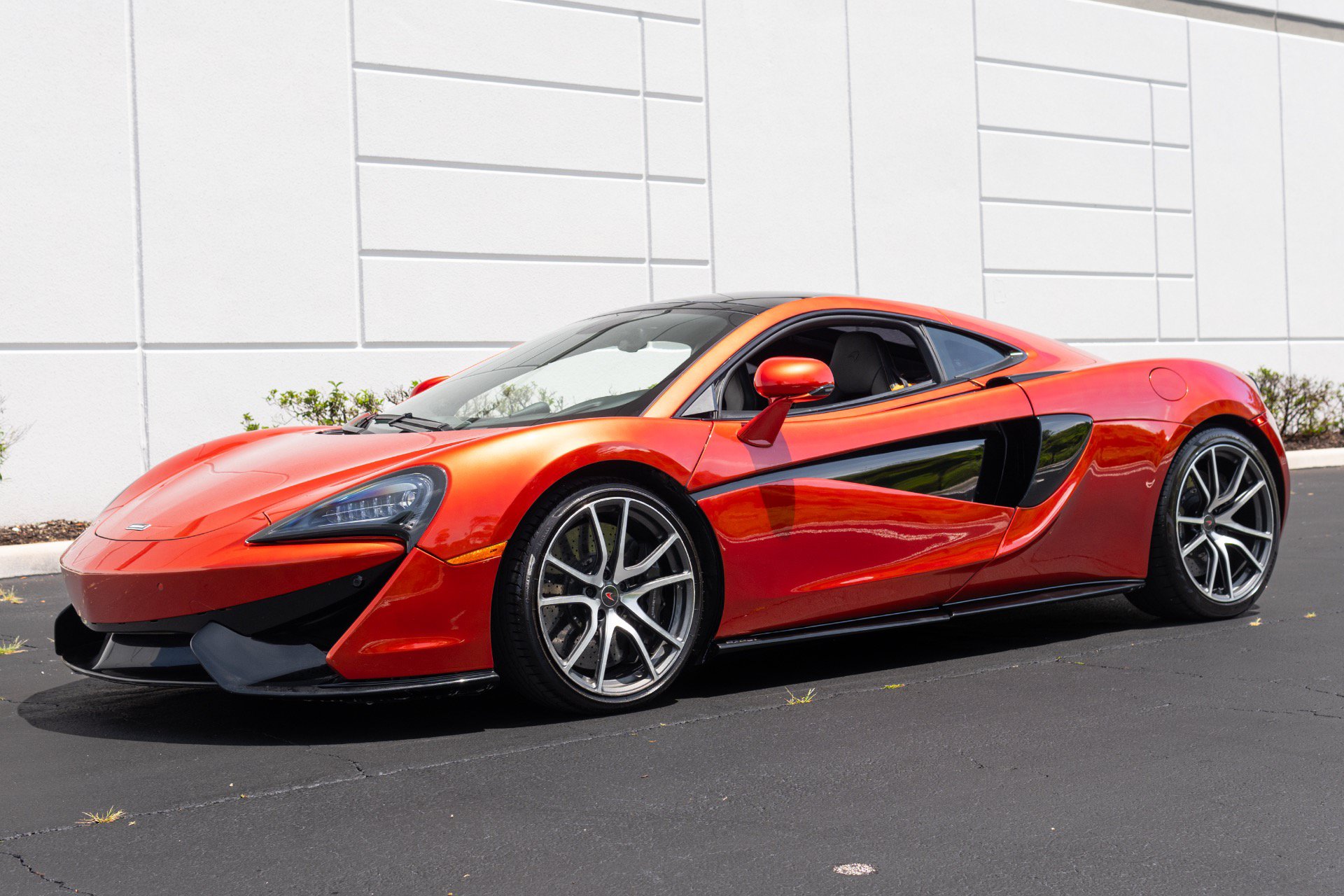 Used 2018 McLaren 570S RWD image 18