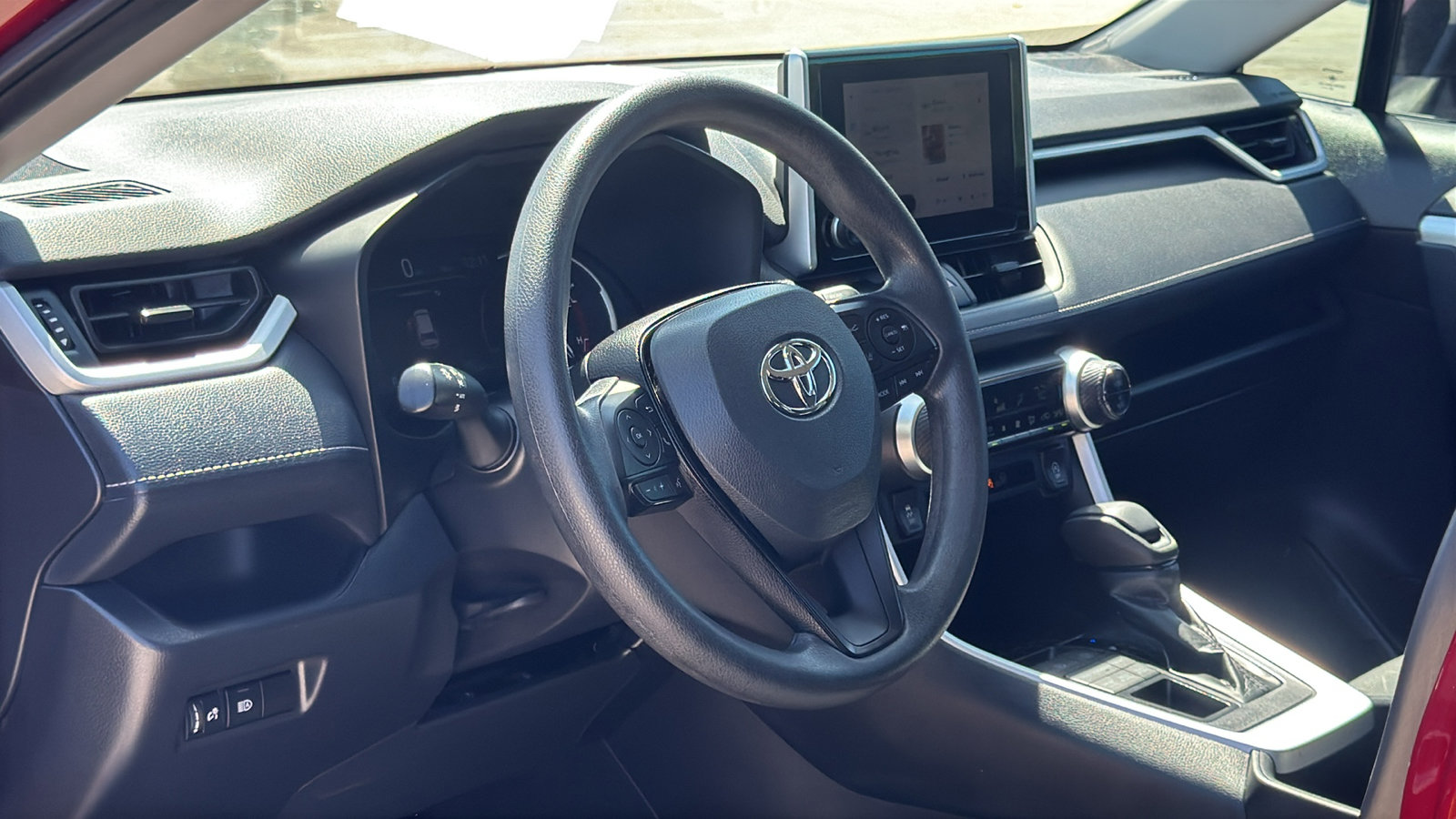 Used 2024 Toyota RAV4 XLE image 10