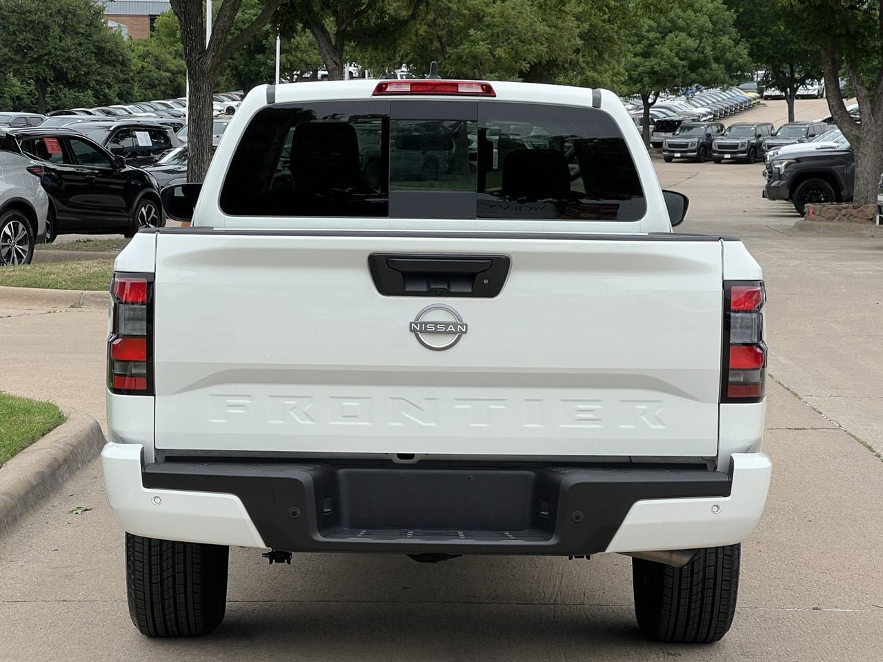 Certified 2025 Nissan Frontier SV RWD image 5