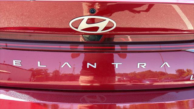 Used 2024 Hyundai Elantra Limited FWD image 31