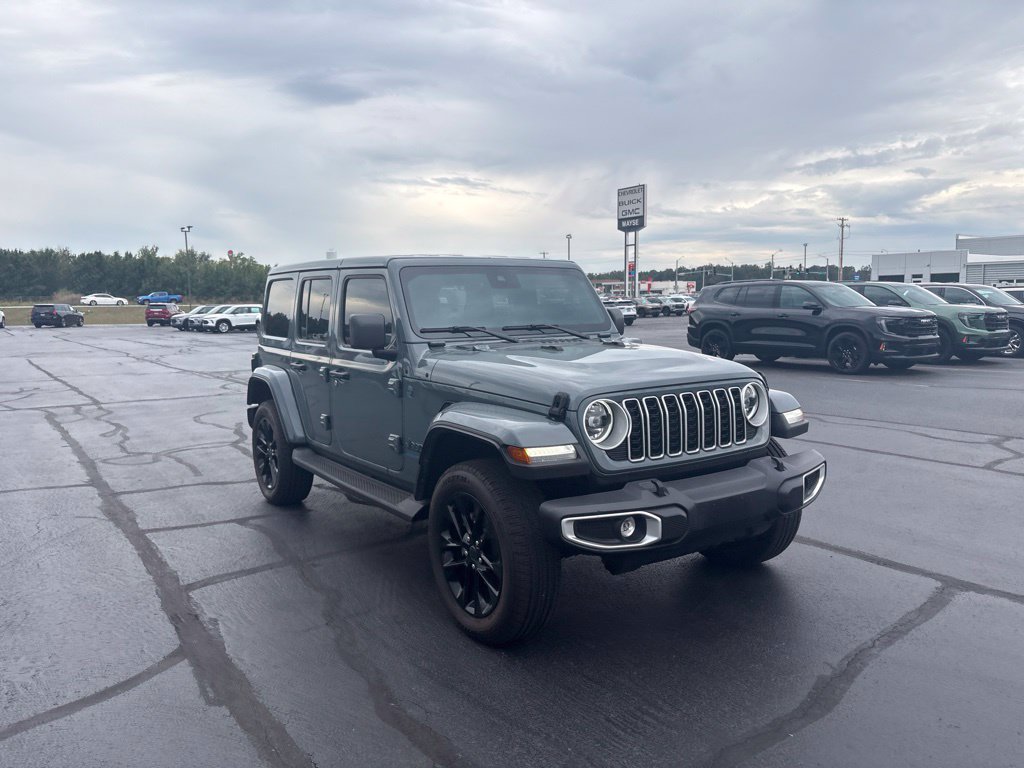 Used 2025 Jeep Wrangler Unlimited Sahara AWD/4WD image 10