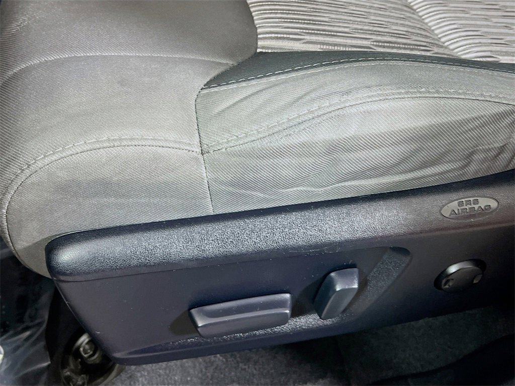 Used 2014 Toyota Tundra SR5 w/ SR5 Upgrade Package image 17