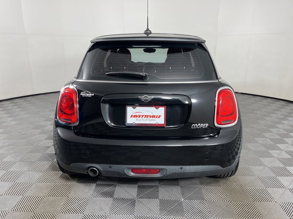 Used 2019 MINI Cooper 2-Door Hardtop image 11