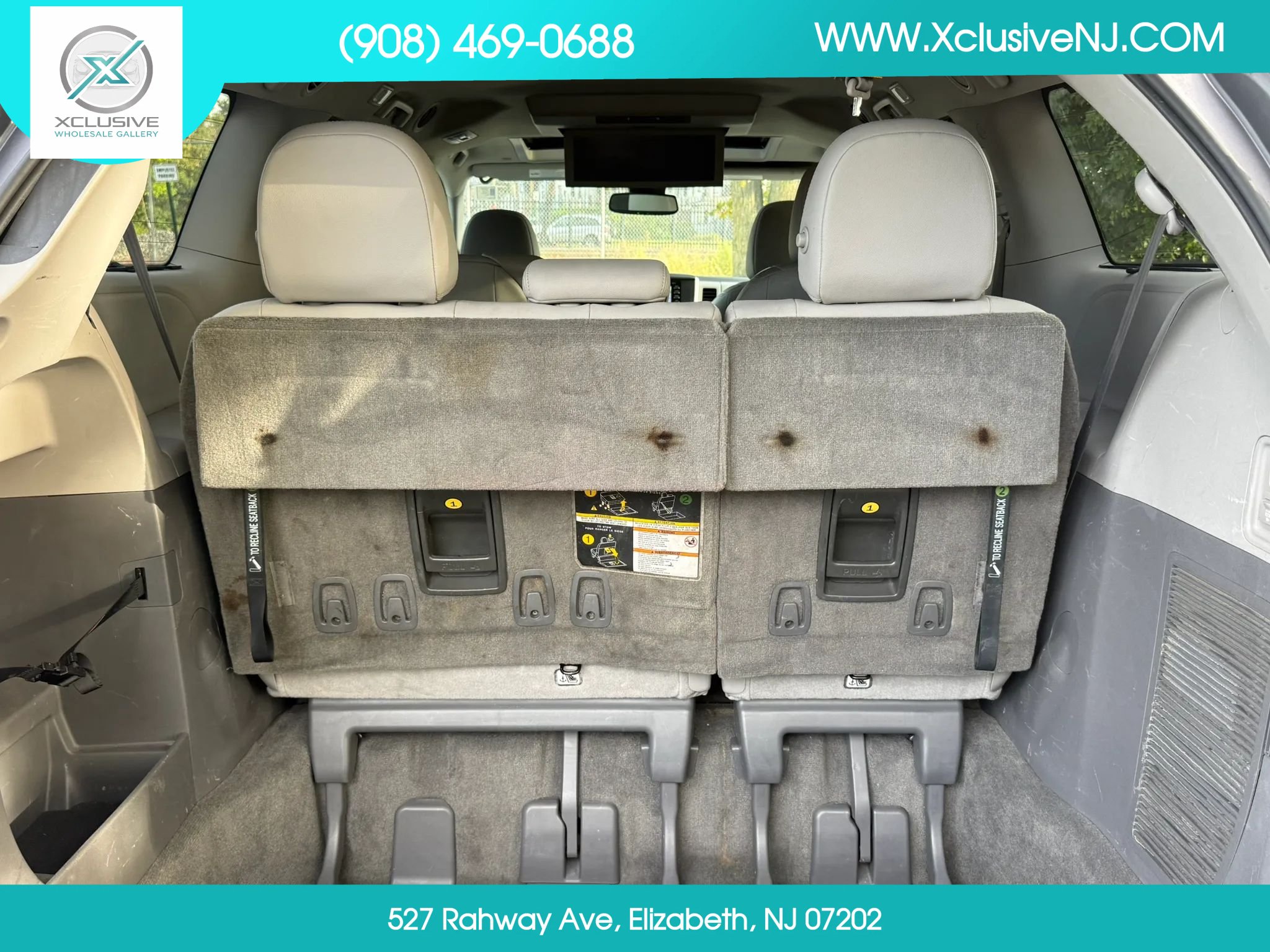 Used 2019 Toyota Sienna XLE Premium w/ Carpet Mat Package FWD image 71