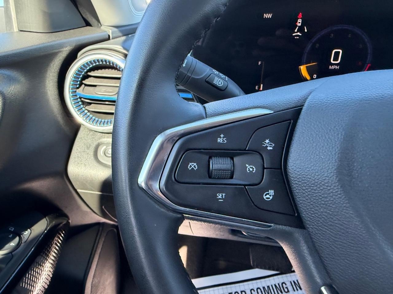 Used 2025 Chevrolet Trax LT w/ Driver Confidence Package image 12