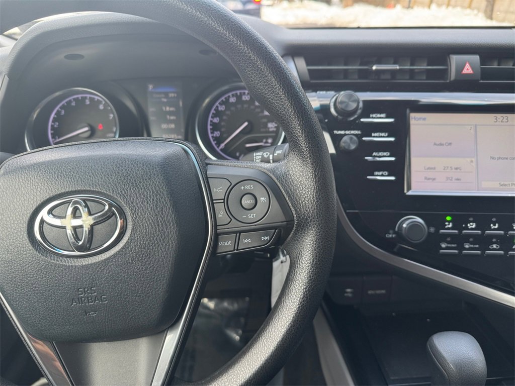 Used 2018 Toyota Camry LE image 29