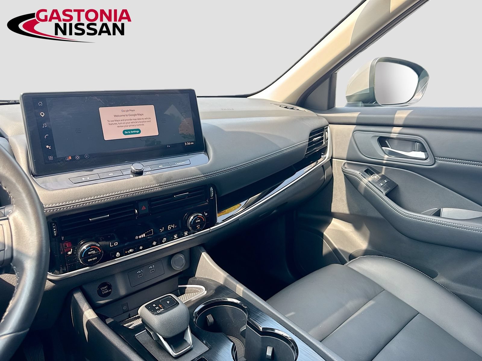 Used 2024 Nissan Rogue SL AWD/4WD image 32