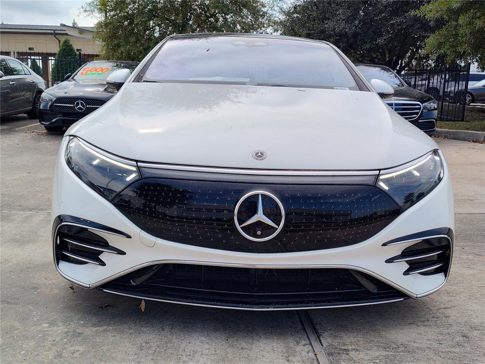 New 2022 Mercedes-Benz EQS 580 4MATIC Sedan image 9