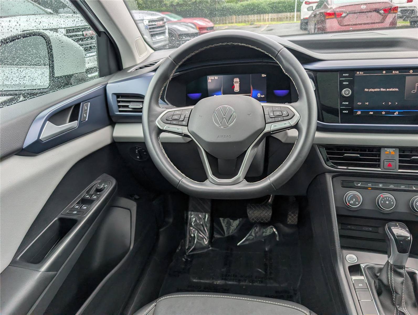 Used 2022 Volkswagen Taos SE w/ Panoramic Sunroof Package AWD/4WD image 17