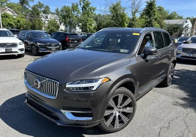 Used 2023 Volvo XC90 B6 Ultimate AWD/4WD image 2