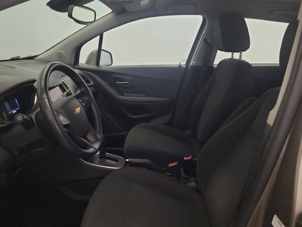 Used 2021 Chevrolet Trax LS AWD/4WD image 17