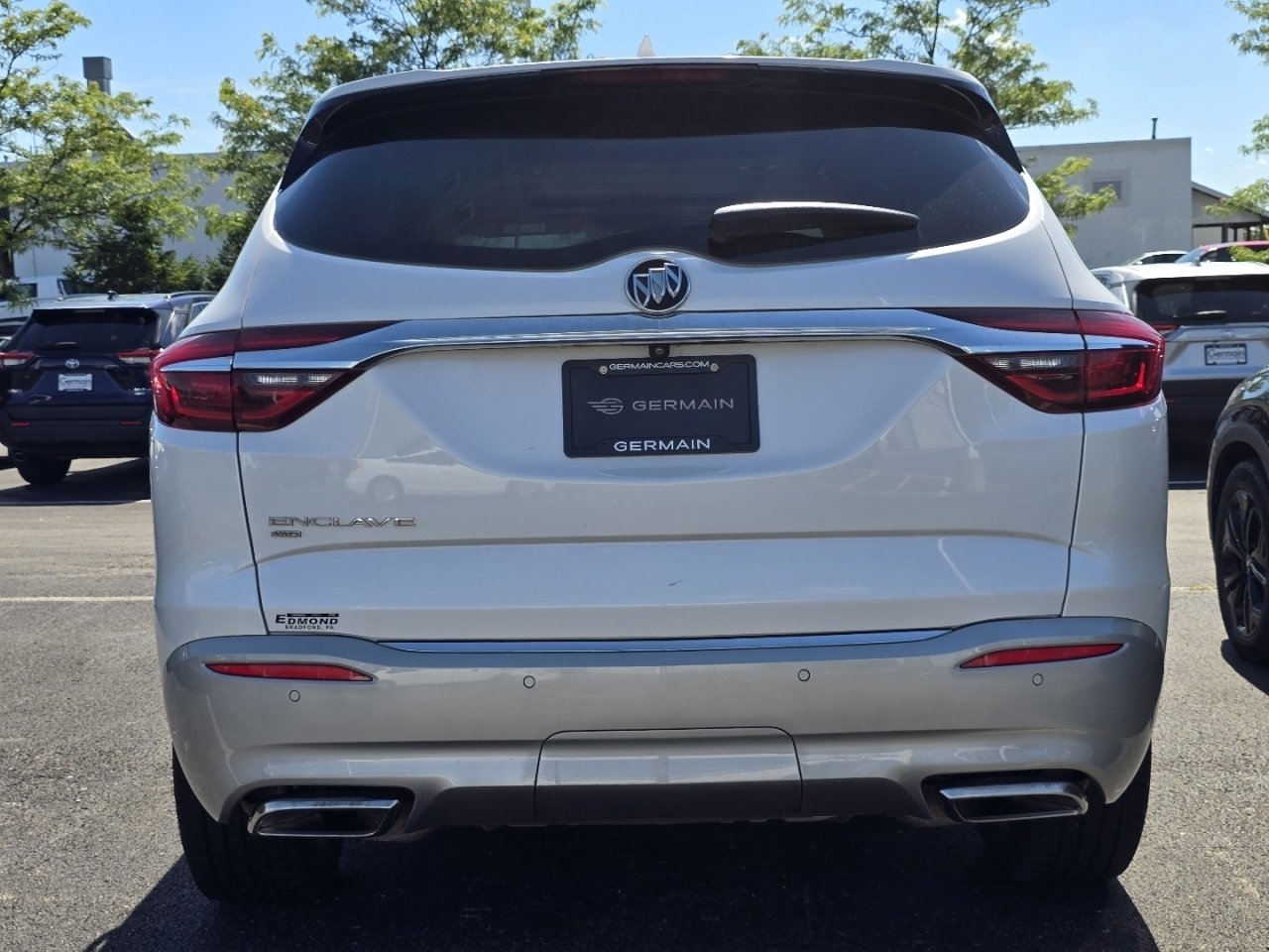 Used 2021 Buick Enclave Premium w/ Sun and Sites Package AWD/4WD image 6
