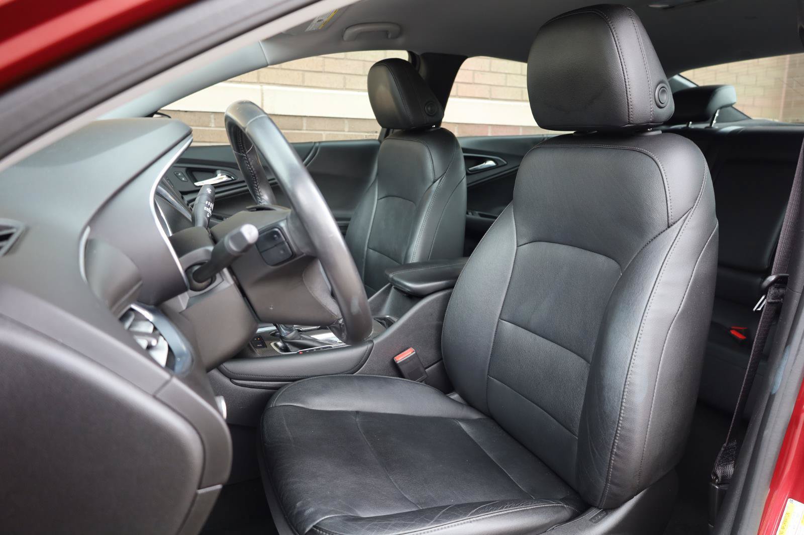 Used 2018 Chevrolet Malibu Hybrid w/ Leather Package FWD image 14
