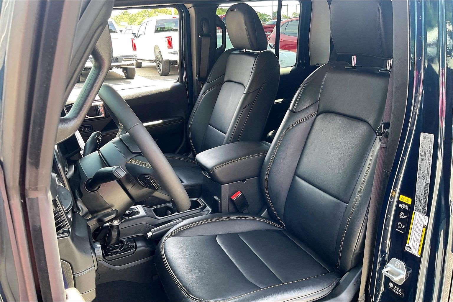 Used 2025 Jeep Gladiator Sport w/ Premium Package AWD/4WD image 25