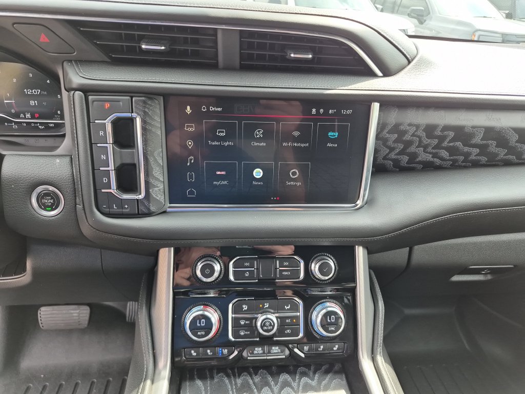 Used 2023 GMC Yukon XL Denali AWD/4WD image 26