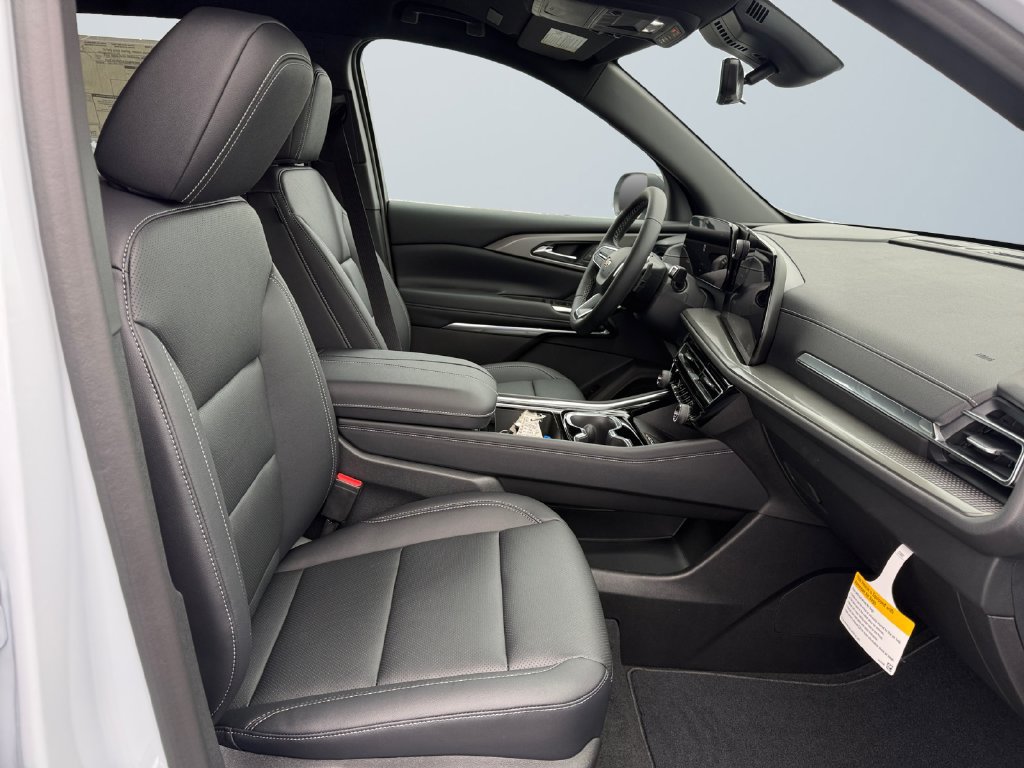 New 2027 Chevrolet Traverse LT w/ Driver Confidence Package FWD image 15