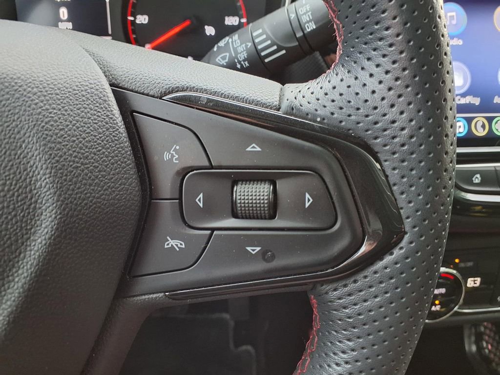Used 2023 Chevrolet TrailBlazer RS w/ Convenience Package AWD/4WD image 14