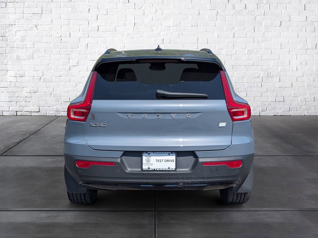 Used 2022 Volvo XC40 P8 Recharge Plus image 6