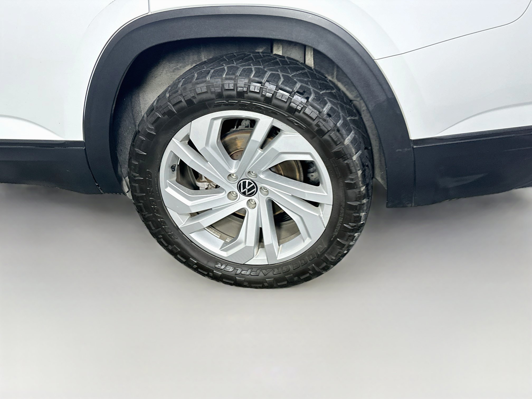 Used 2023 Volkswagen Atlas SE w/ Panoramic Sunroof Package AWD/4WD image 11