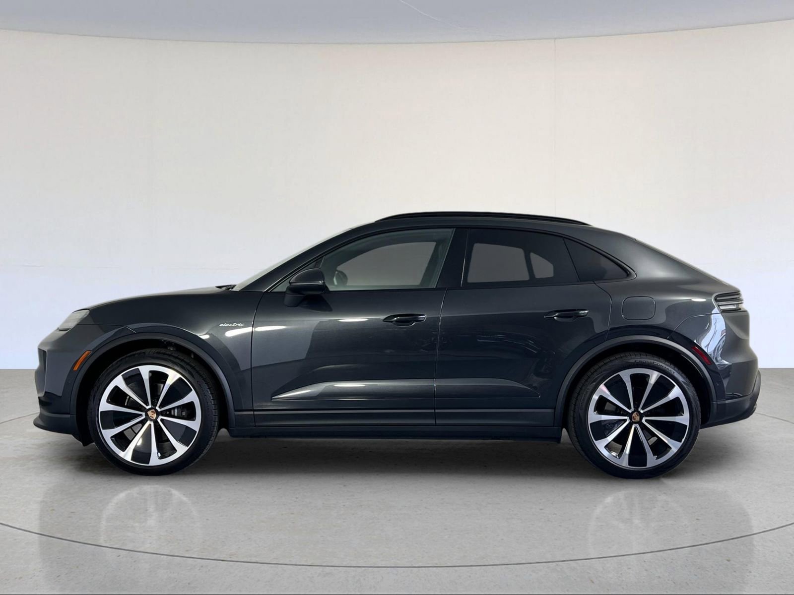 Certified 2025 Porsche Macan Electric RWD video 2