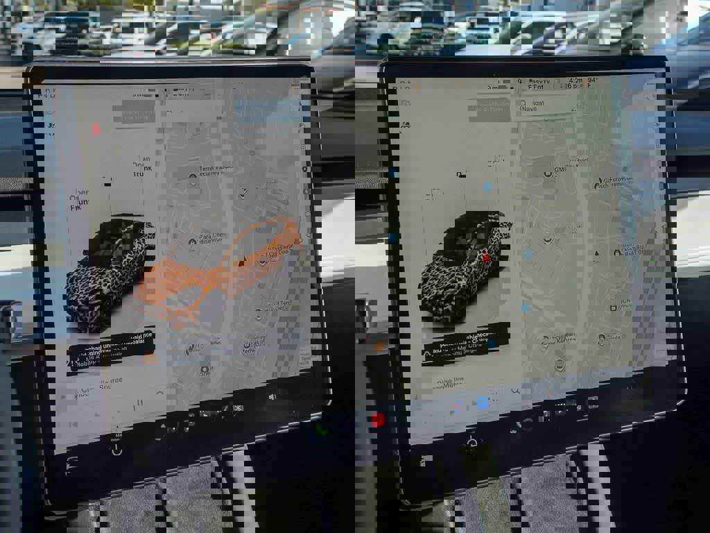 Used 2024 Tesla Model Y Performance image 21