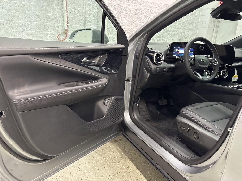 New 2026 Chevrolet Blazer EV LT AWD/4WD image 12