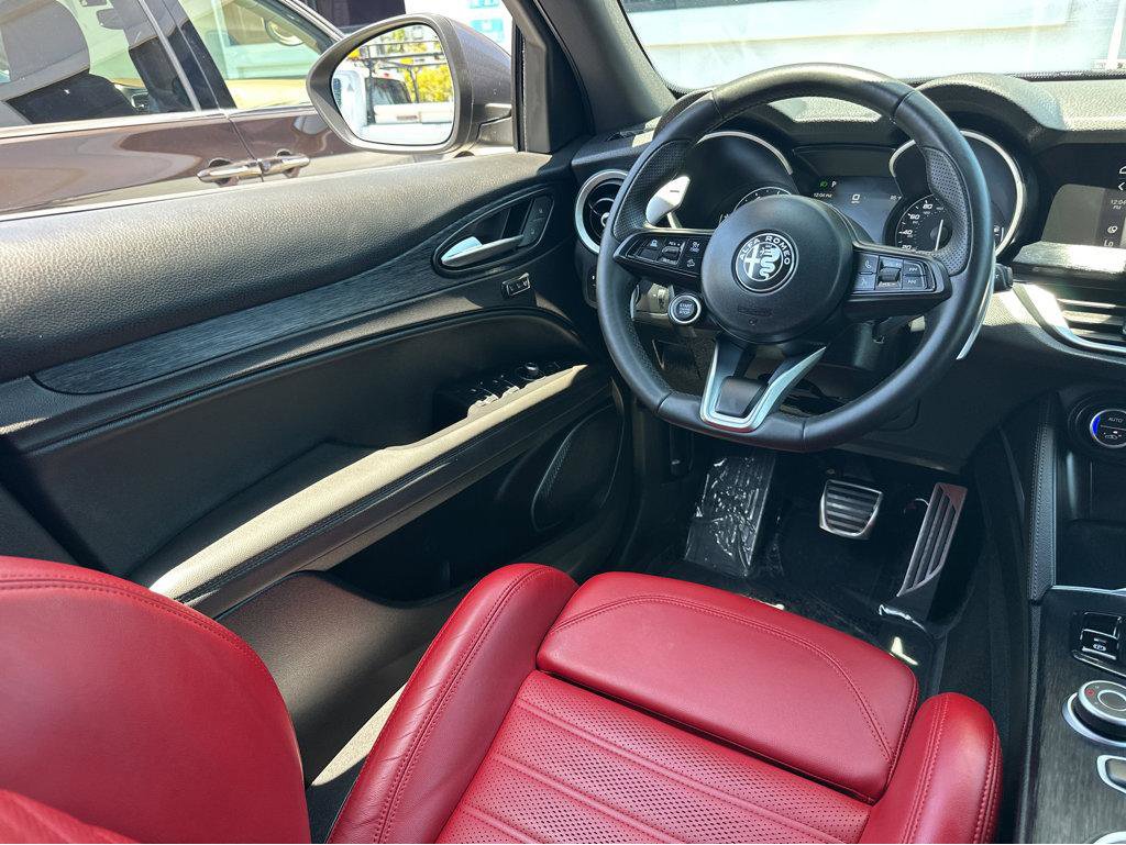 Used 2023 Alfa Romeo Stelvio Sprint RWD image 19