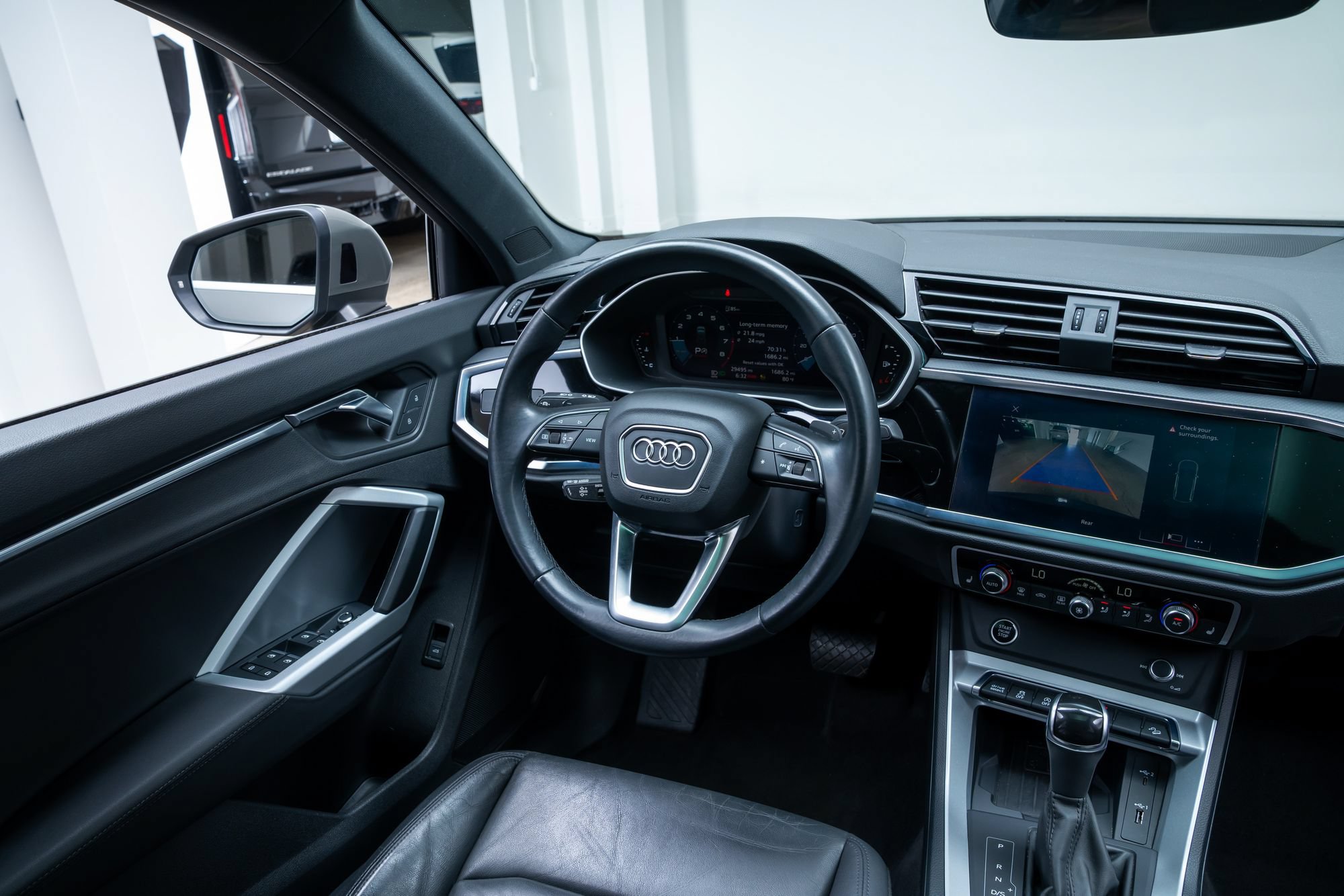 Used 2021 Audi Q3 2.0T Premium Plus w/ Premium Plus Package AWD/4WD image 9