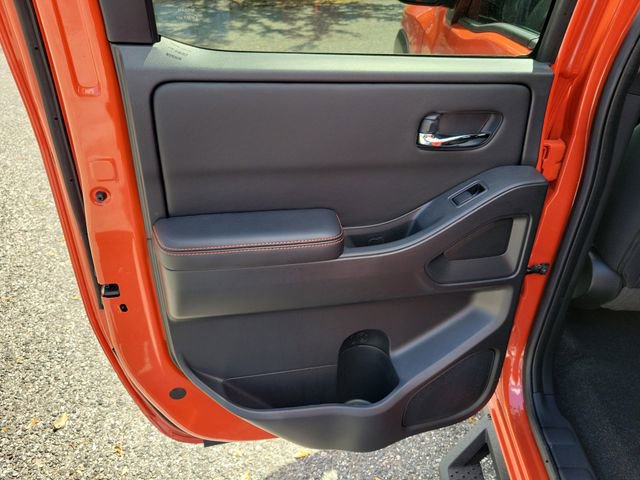 Used 2025 Nissan Frontier PRO-4X image 27