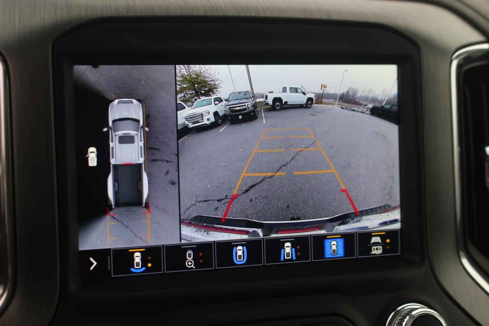 Used 2023 GMC Sierra 3500 Denali w/ Denali Ultimate Package image 24