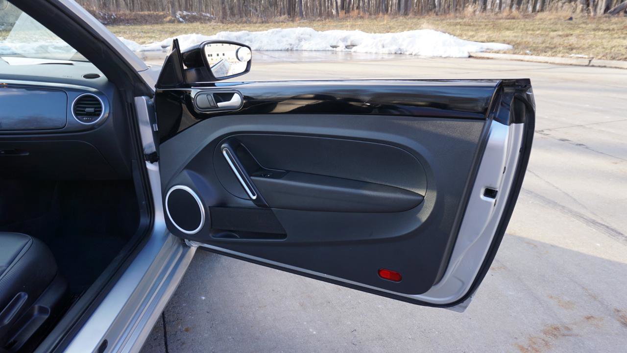 Used 2013 Volkswagen Beetle 2.0T image 30