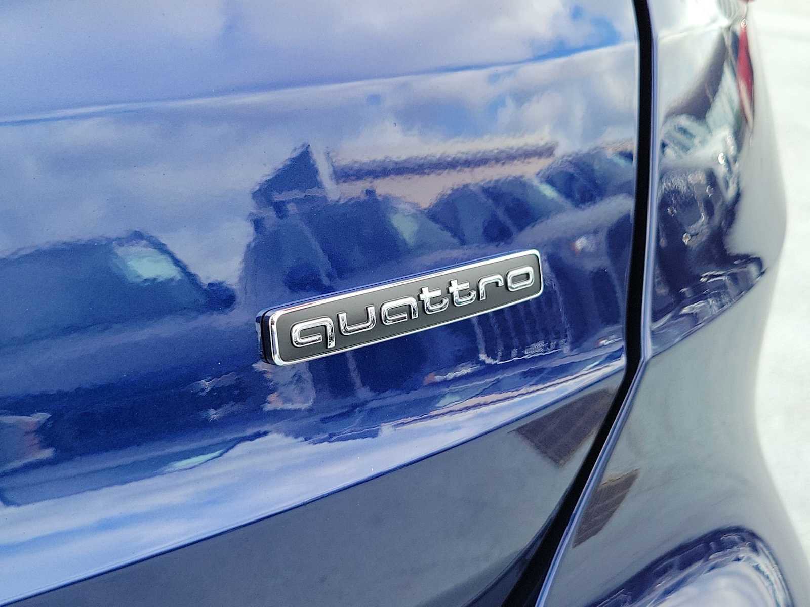 New 2025 Audi Q3 2.0T Premium image 11