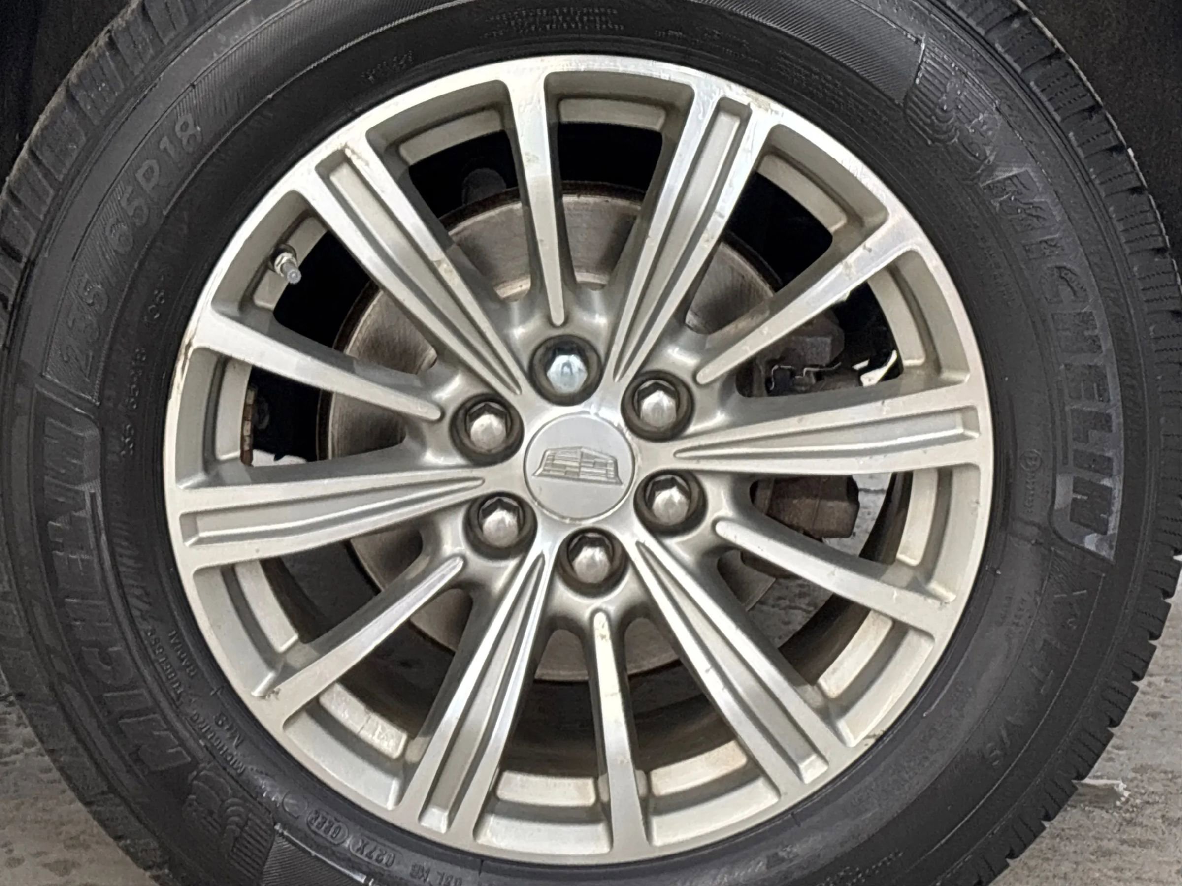 Used 2018 Cadillac XT5 Luxury w/ Driver Awareness Package image 32