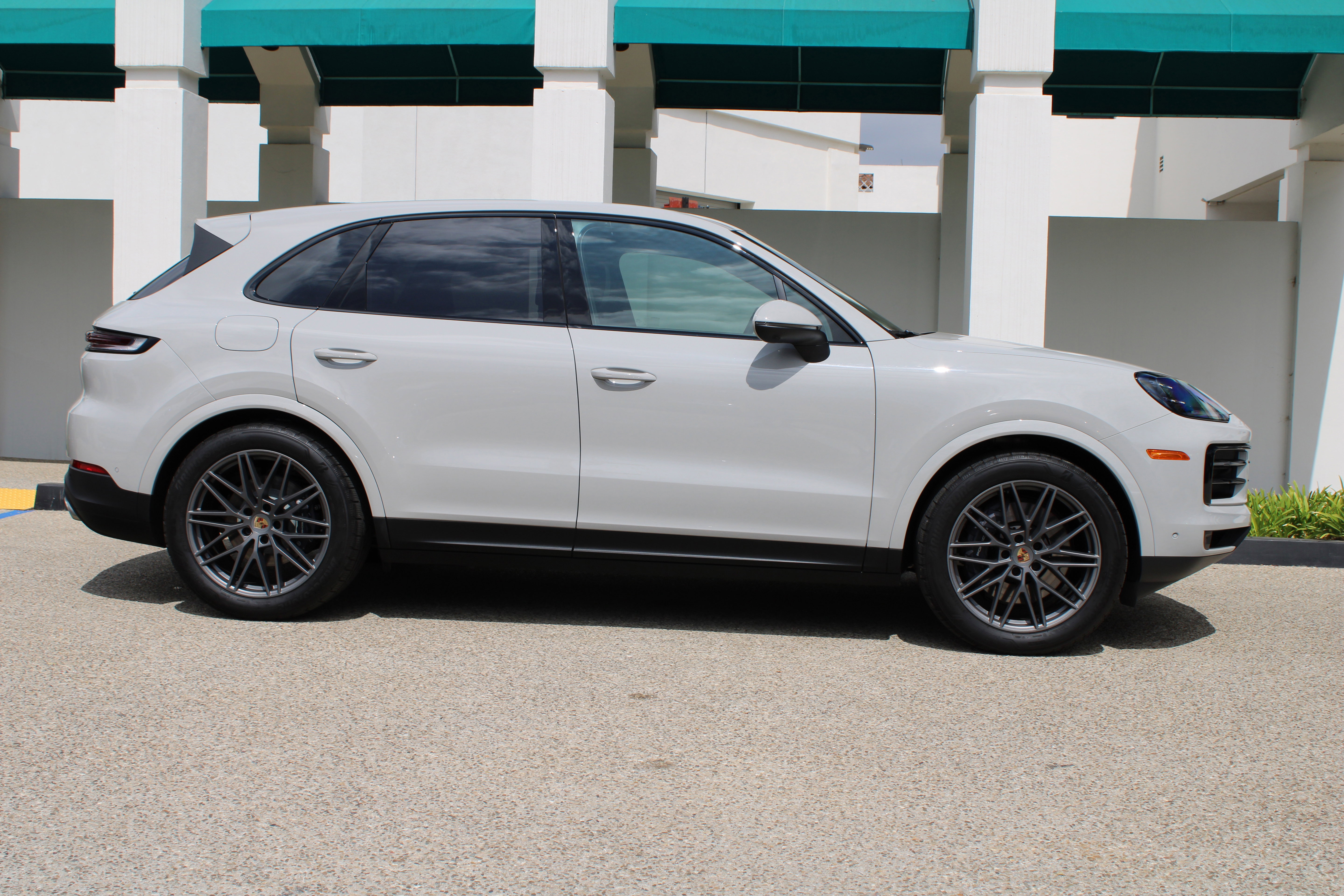Certified 2025 Porsche Cayenne image 8